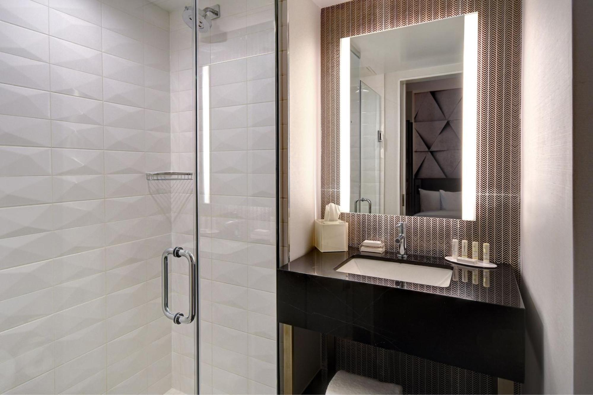 Springhill Suites By Marriott New York Midtown Manhattan/Park Ave Екстериор снимка